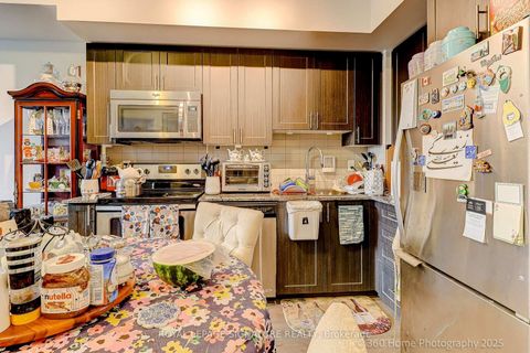 Photo 7 at 212 - 7890 Bathurst Street, Beverley Glen, Vaughan