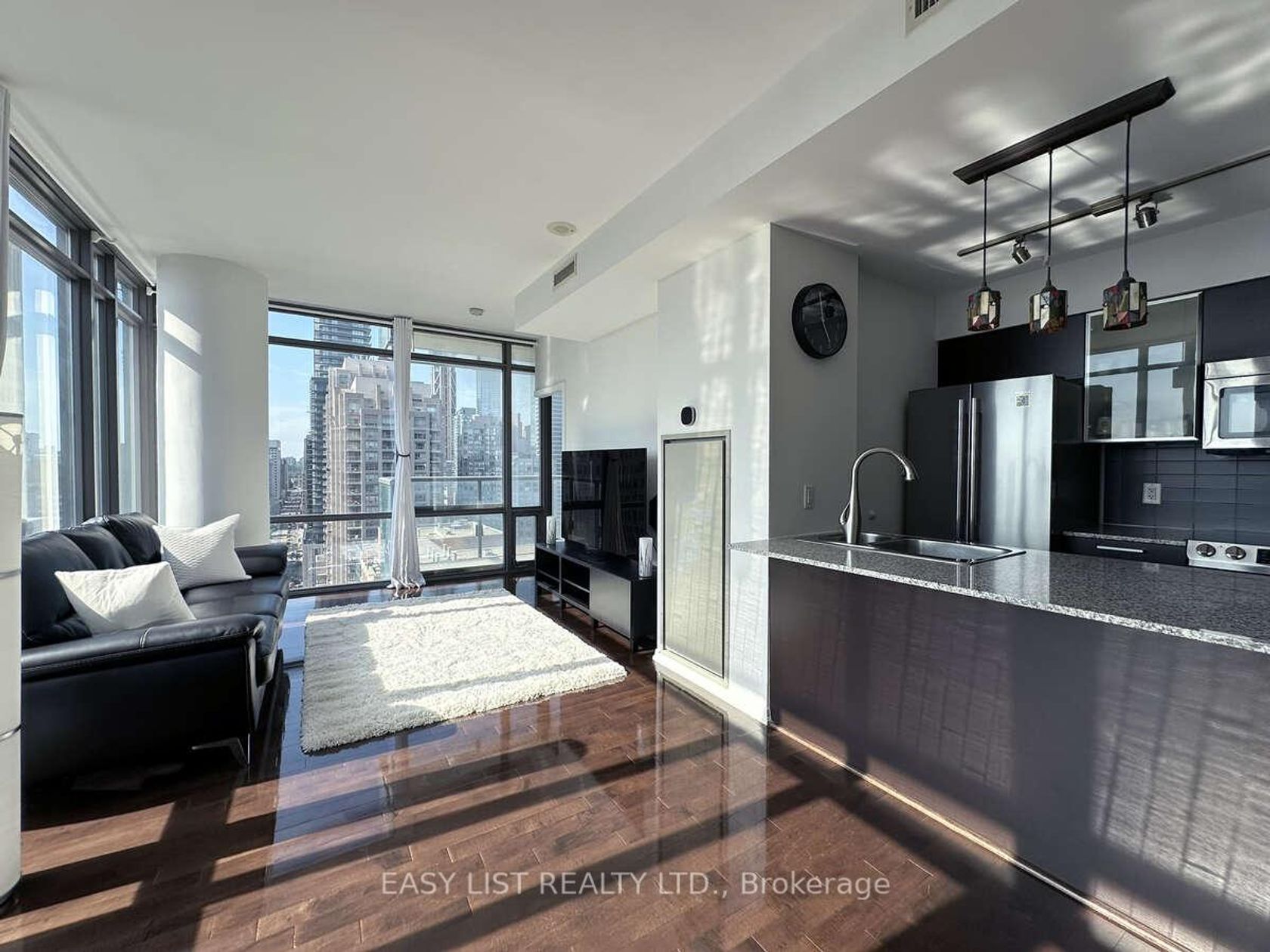 2203 - 37 Grosvenor Street, Bay Street Corridor, Toronto 