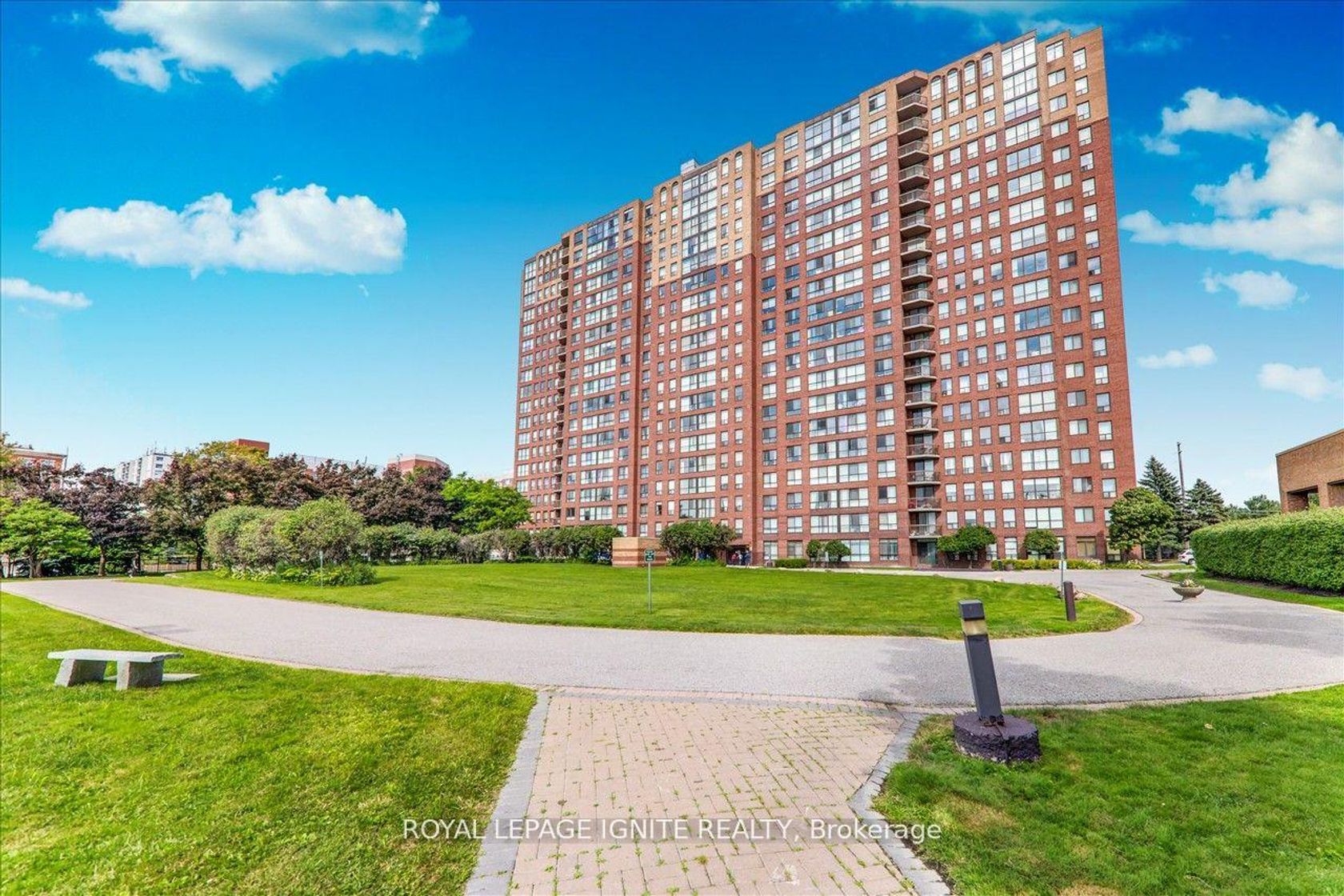 1914 - 330 McCowan Road, Eglinton East, Toronto 