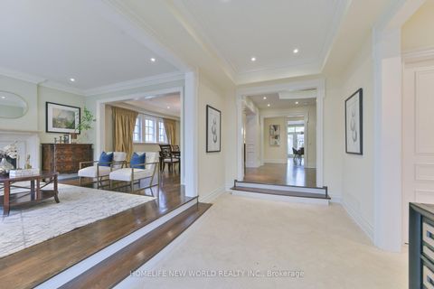 Photo 3 at 33 Evita Court, Uplands, Vaughan