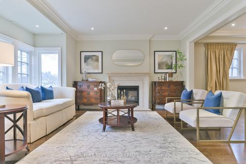 Photo 4 at 33 Evita Court, Uplands, Vaughan