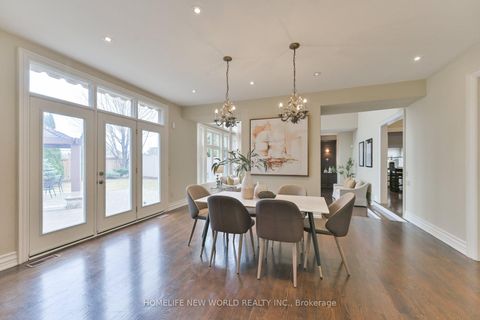 Photo 10 at 33 Evita Court, Uplands, Vaughan