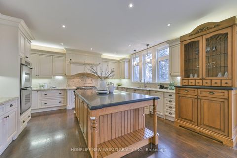 Photo 13 at 33 Evita Court, Uplands, Vaughan