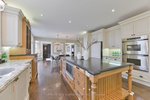 Photo 15 at 33 Evita Court, Uplands, Vaughan