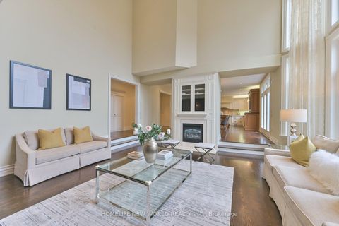 Photo 18 at 33 Evita Court, Uplands, Vaughan