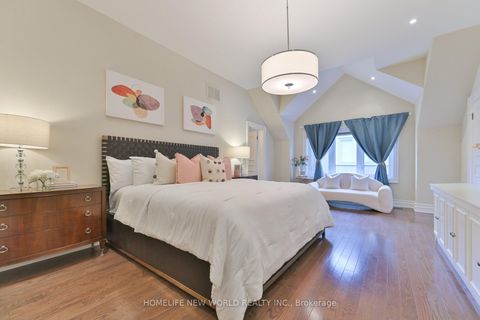 Photo 38 at 33 Evita Court, Uplands, Vaughan