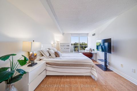 Photo 15 at 512 - 7300 Yonge Street, Yorkhill, Vaughan