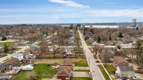 Photo 3 at 147 Peel Street, Wellington, Barrie