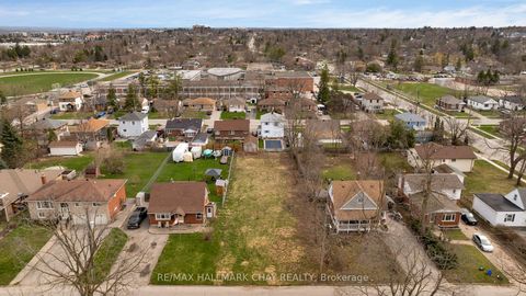 Photo 8 at 147 Peel Street, Wellington, Barrie