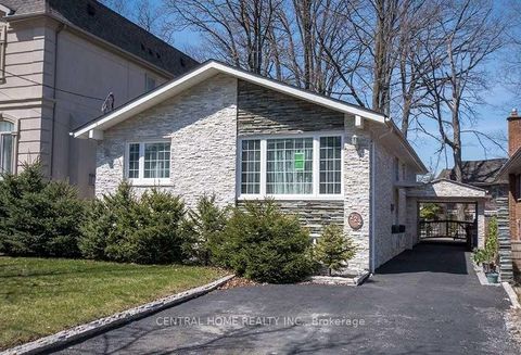 Photo 1 at 222 Dunview Avenue, Willowdale East, Toronto