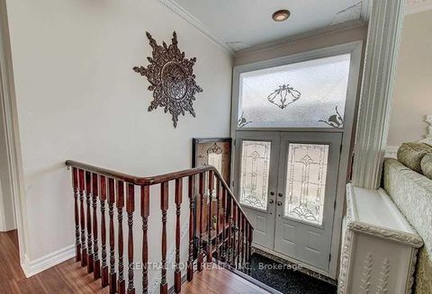 Photo 5 at 222 Dunview Avenue, Willowdale East, Toronto