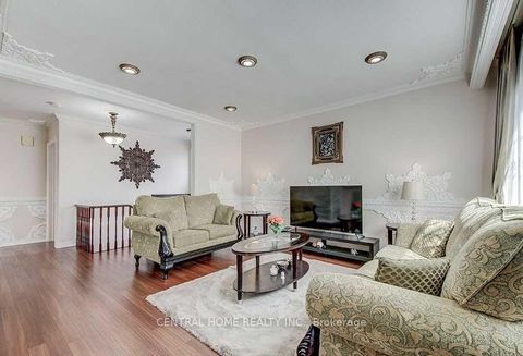 Photo 6 at 222 Dunview Avenue, Willowdale East, Toronto