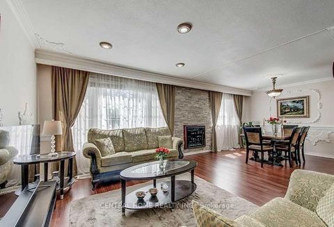 Photo 9 at 222 Dunview Avenue, Willowdale East, Toronto