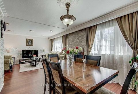 Photo 10 at 222 Dunview Avenue, Willowdale East, Toronto