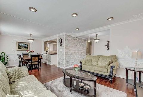 Photo 11 at 222 Dunview Avenue, Willowdale East, Toronto