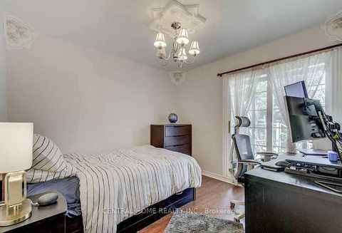 Photo 17 at 222 Dunview Avenue, Willowdale East, Toronto