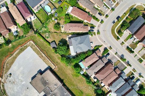 Photo 2 at 20 Terra Road, East Woodbridge, Vaughan