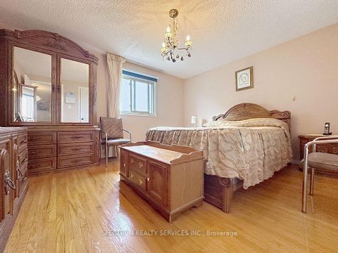 Photo 14 at 20 Terra Road, East Woodbridge, Vaughan