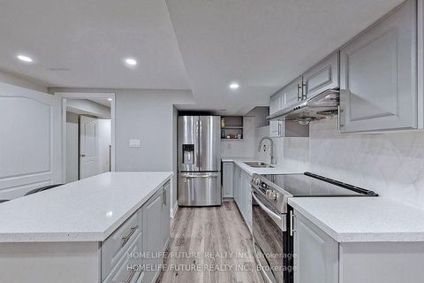Photo 3 at 28 Skyridge Road, Morningside, Toronto