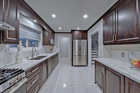 Photo 5 at 28 Skyridge Road, Morningside, Toronto