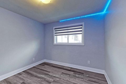 Photo 15 at 28 Skyridge Road, Morningside, Toronto