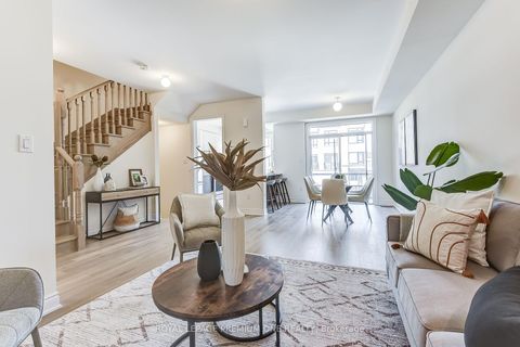 Photo 10 at 71 TENNANT Circle N, Vellore Village, Vaughan