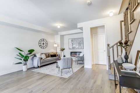 Photo 12 at 71 TENNANT Circle N, Vellore Village, Vaughan