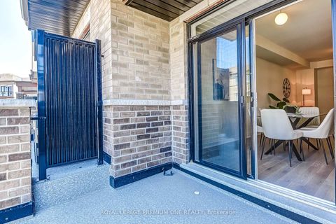 Photo 21 at 71 TENNANT Circle N, Vellore Village, Vaughan