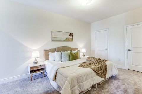 Photo 24 at 71 TENNANT Circle N, Vellore Village, Vaughan