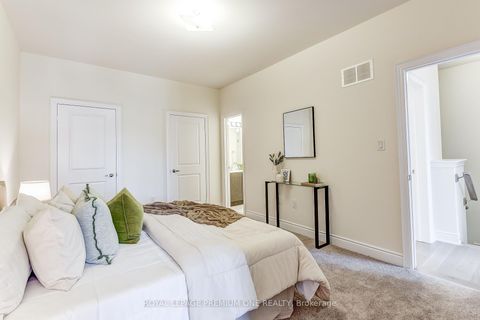 Photo 25 at 71 TENNANT Circle N, Vellore Village, Vaughan