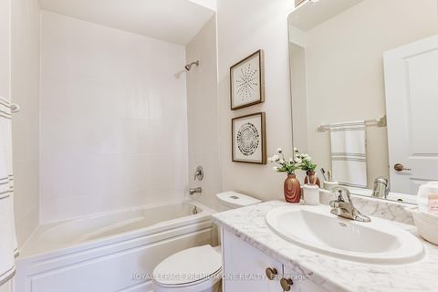 Photo 32 at 71 TENNANT Circle N, Vellore Village, Vaughan