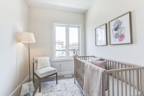 Photo 33 at 71 TENNANT Circle N, Vellore Village, Vaughan