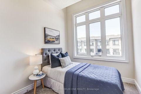 Photo 34 at 71 TENNANT Circle N, Vellore Village, Vaughan