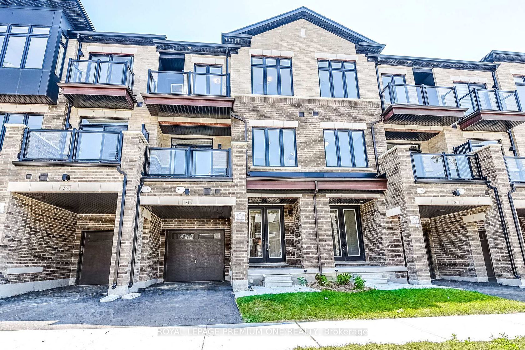 71 TENNANT Circle N, Vellore Village, Vaughan 