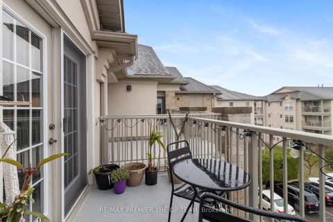 Photo 33 at 404 - 1440 Bishops Gate, GA Glen Abbey, Oakville