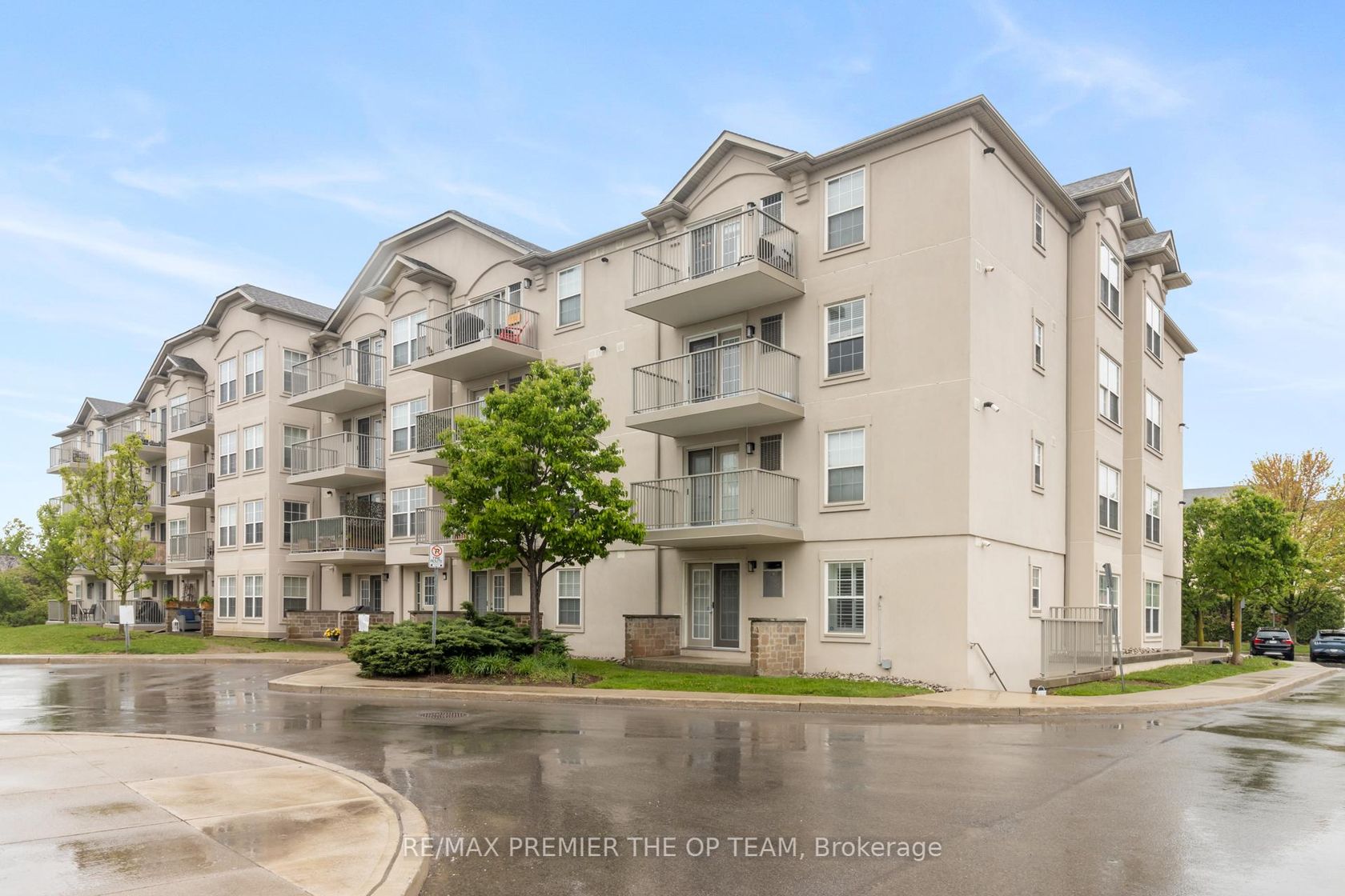 404 - 1440 Bishops Gate, GA Glen Abbey, Oakville 