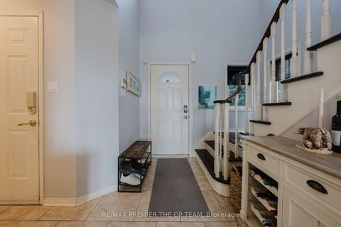 Photo 2 at 50 Beaverbrook Crescent, Rural Vaughan, Vaughan