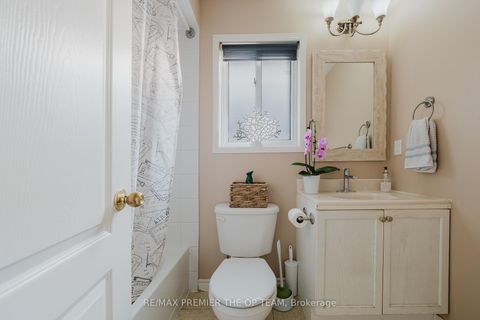 Photo 19 at 50 Beaverbrook Crescent, Rural Vaughan, Vaughan