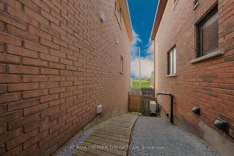Photo 29 at 50 Beaverbrook Crescent, Rural Vaughan, Vaughan