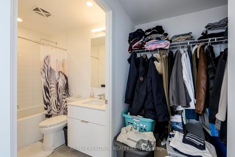 Photo 11 at 3216 - 25 Richmond Street E, Yonge Corridor, Toronto Photo 11 at 3216 - 25 Richmond Street E, Yonge Corridor, Toronto