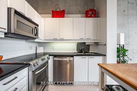 Photo 11 at 411 - 955 QUEEN Street W, Niagara, Toronto Photo 11 at 411 - 955 QUEEN Street W, Niagara, Toronto