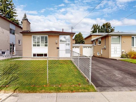 Photo 1 at 26 Donnalyn Drive, Newtonbrook West, Toronto