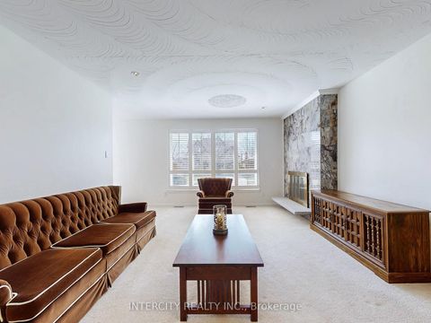 Photo 8 at 26 Donnalyn Drive, Newtonbrook West, Toronto