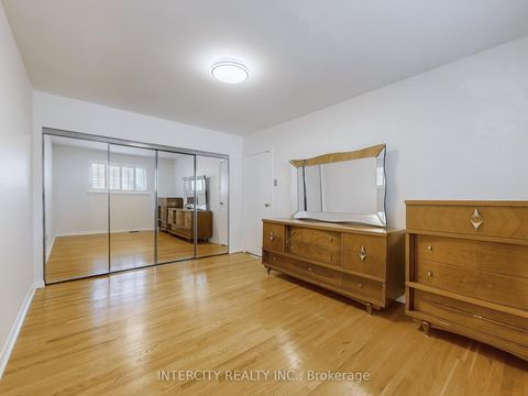 Photo 25 at 26 Donnalyn Drive, Newtonbrook West, Toronto Photo 25 at 26 Donnalyn Drive, Newtonbrook West, Toronto