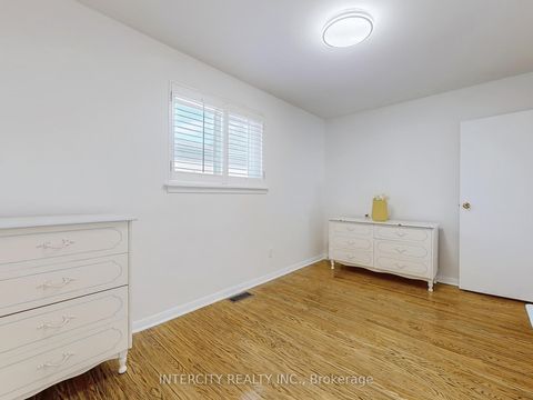 Photo 29 at 26 Donnalyn Drive, Newtonbrook West, Toronto Photo 29 at 26 Donnalyn Drive, Newtonbrook West, Toronto