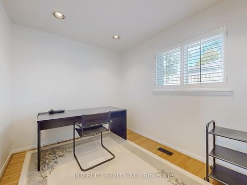 Photo 32 at 26 Donnalyn Drive, Newtonbrook West, Toronto