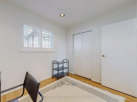 Photo 34 at 26 Donnalyn Drive, Newtonbrook West, Toronto