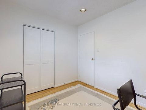 Photo 35 at 26 Donnalyn Drive, Newtonbrook West, Toronto