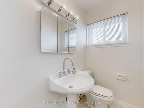 Photo 36 at 26 Donnalyn Drive, Newtonbrook West, Toronto