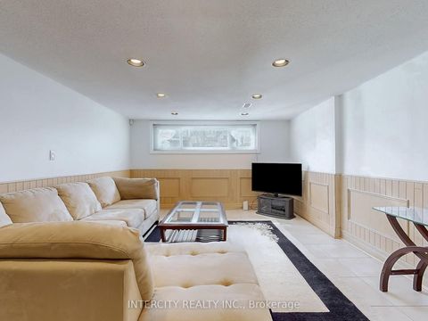 Photo 40 at 26 Donnalyn Drive, Newtonbrook West, Toronto